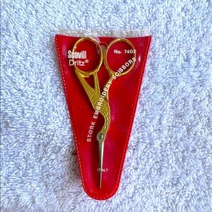 Scovill Dritz Cintage No. 7402 Gold tone Stork Embroidery Scissors (Italy)